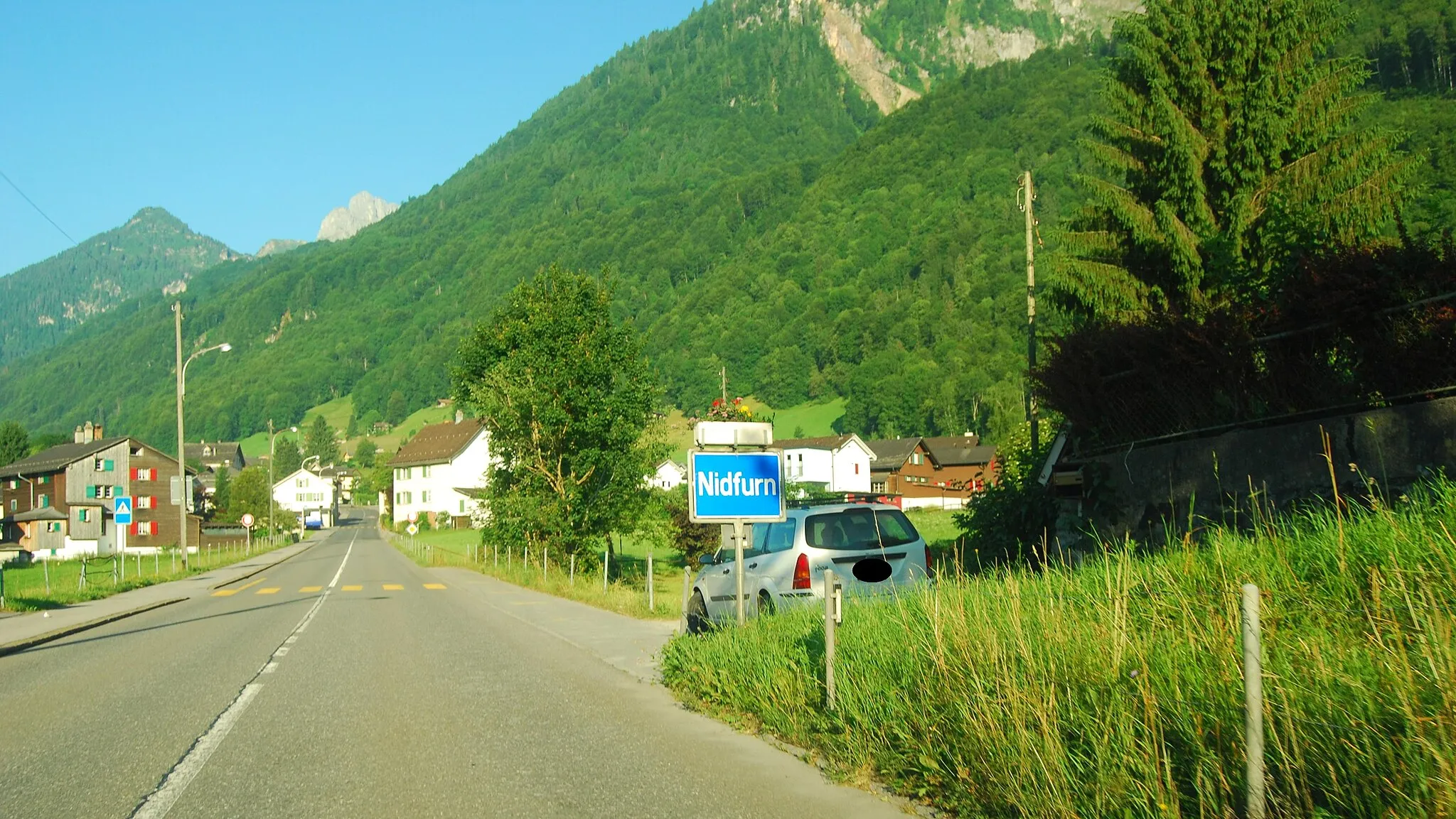 Photo showing: Village entry of Nidfurn, canton of Glarus, Switzerland