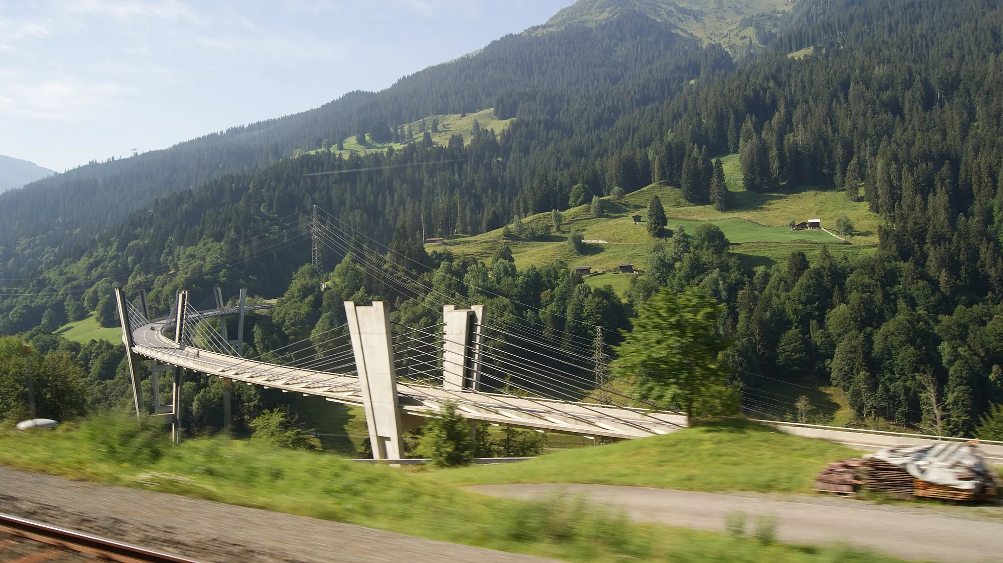 Photo showing: Sunniberg-Bridge at Klosters-Serneus in Switzerland. View from the raetische Bahn