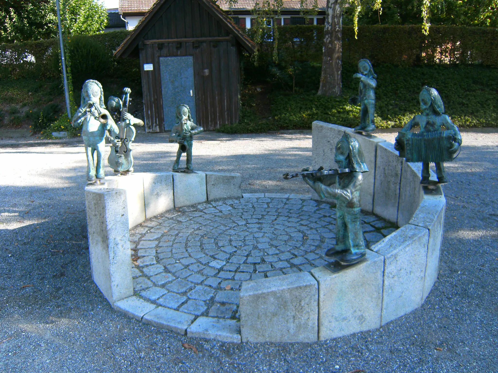 Photo showing: Allensbach, Germany, Lände: group of figures in a round.