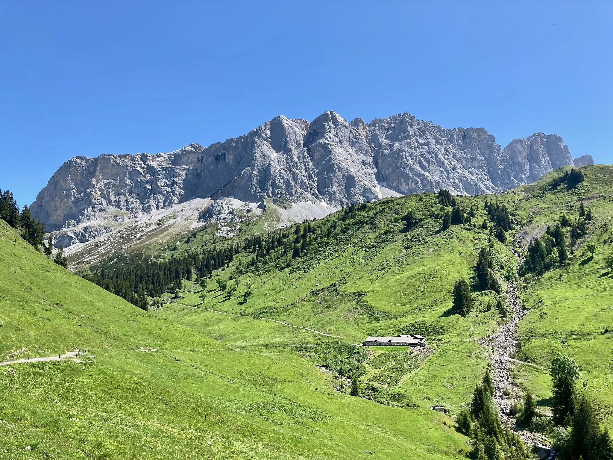 Photo showing: Drusenfluh south face in the Rätikon mountain range as seen from Grüscher Älpli, Graubünden/Switzerland