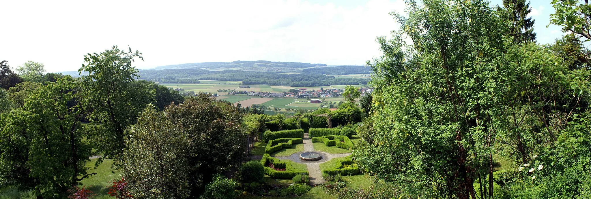 Photo showing: View of the Thur valley as seen from Wellenberg Castle. Village in the background: Felben