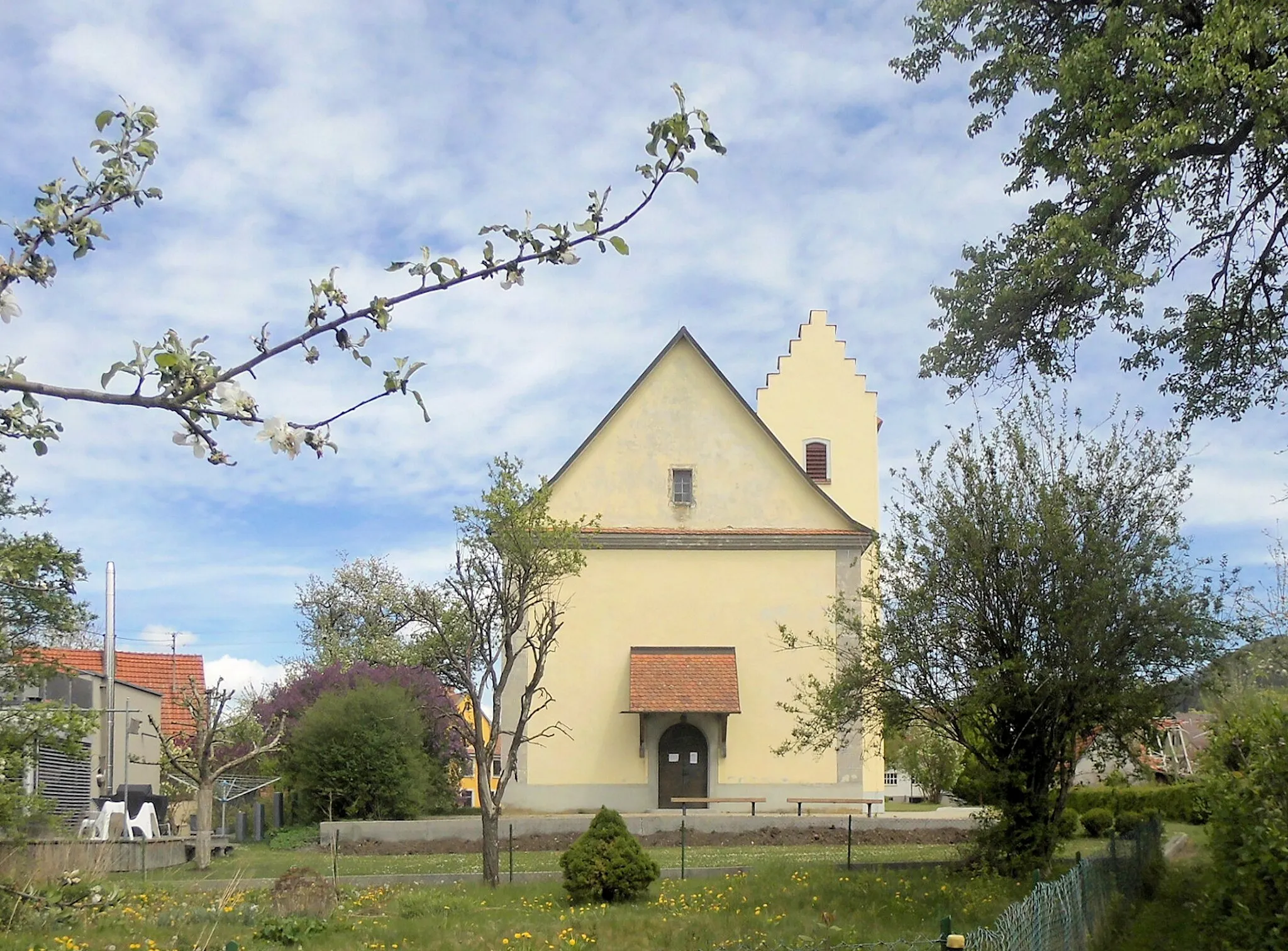 Photo showing: Westseite der Kirche St. Gallus in Unterbaldingen, Stadt Bad Dürrheim, Deutschland