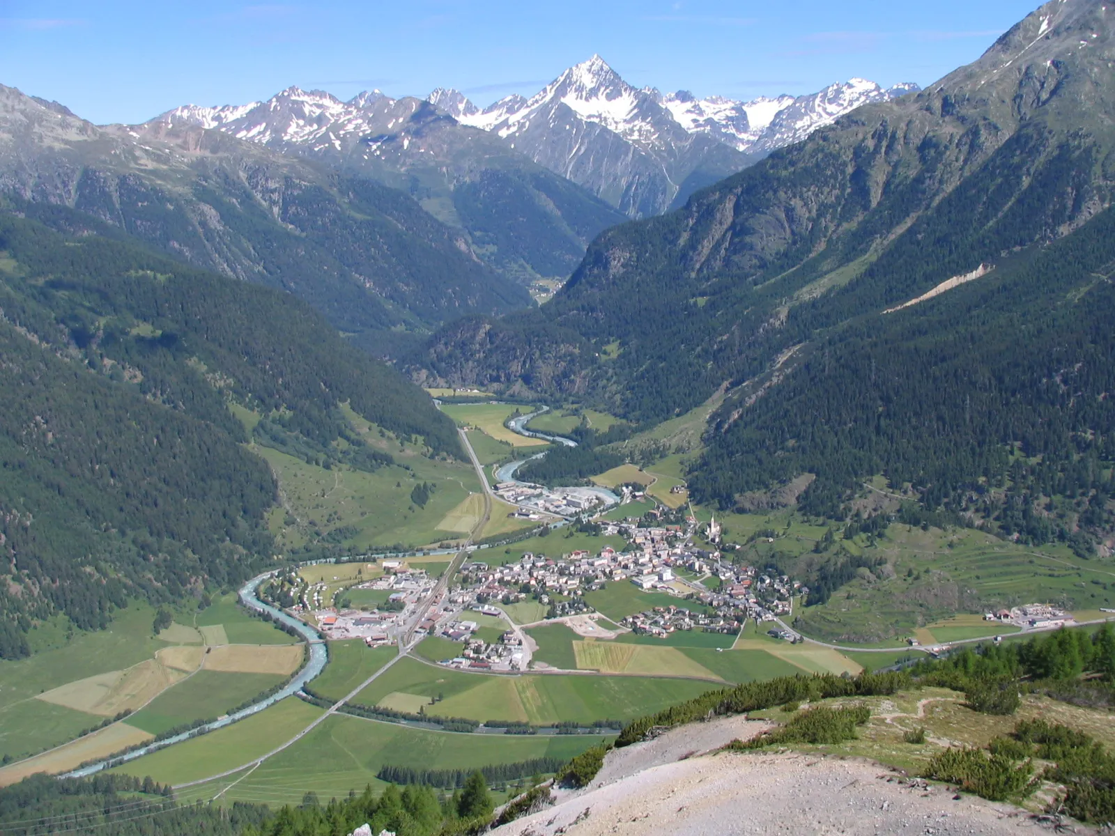 Photo showing: Zernez (Switzerland) seen from South