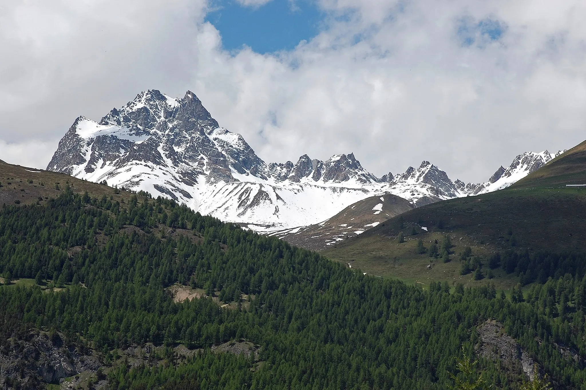 Photo showing: Piz Kesch from south-east, near Madulain