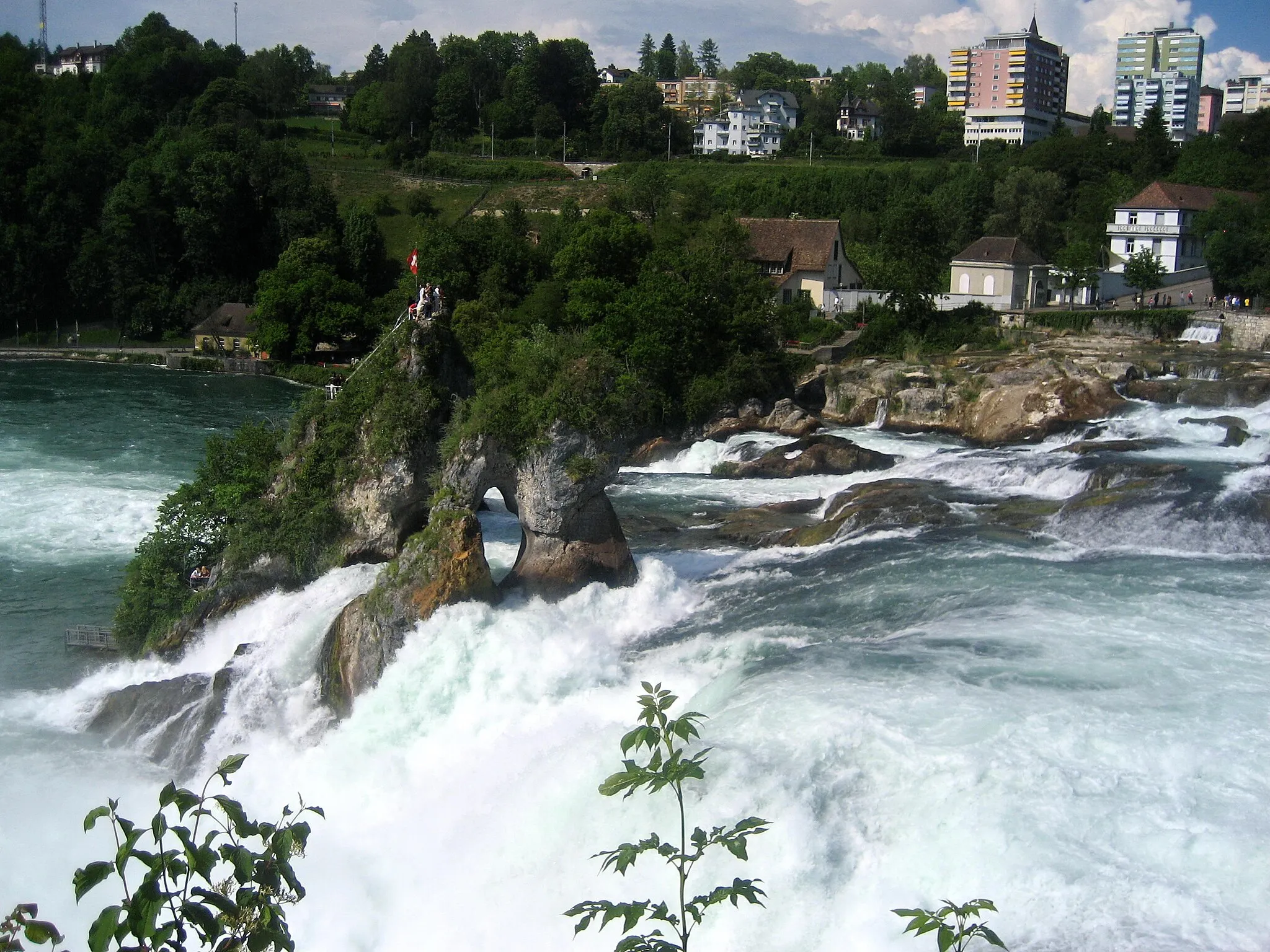 Photo showing: Rheinfall (Switzerland), as seen from Laufen-Uhwiesen in the canton of Zürich