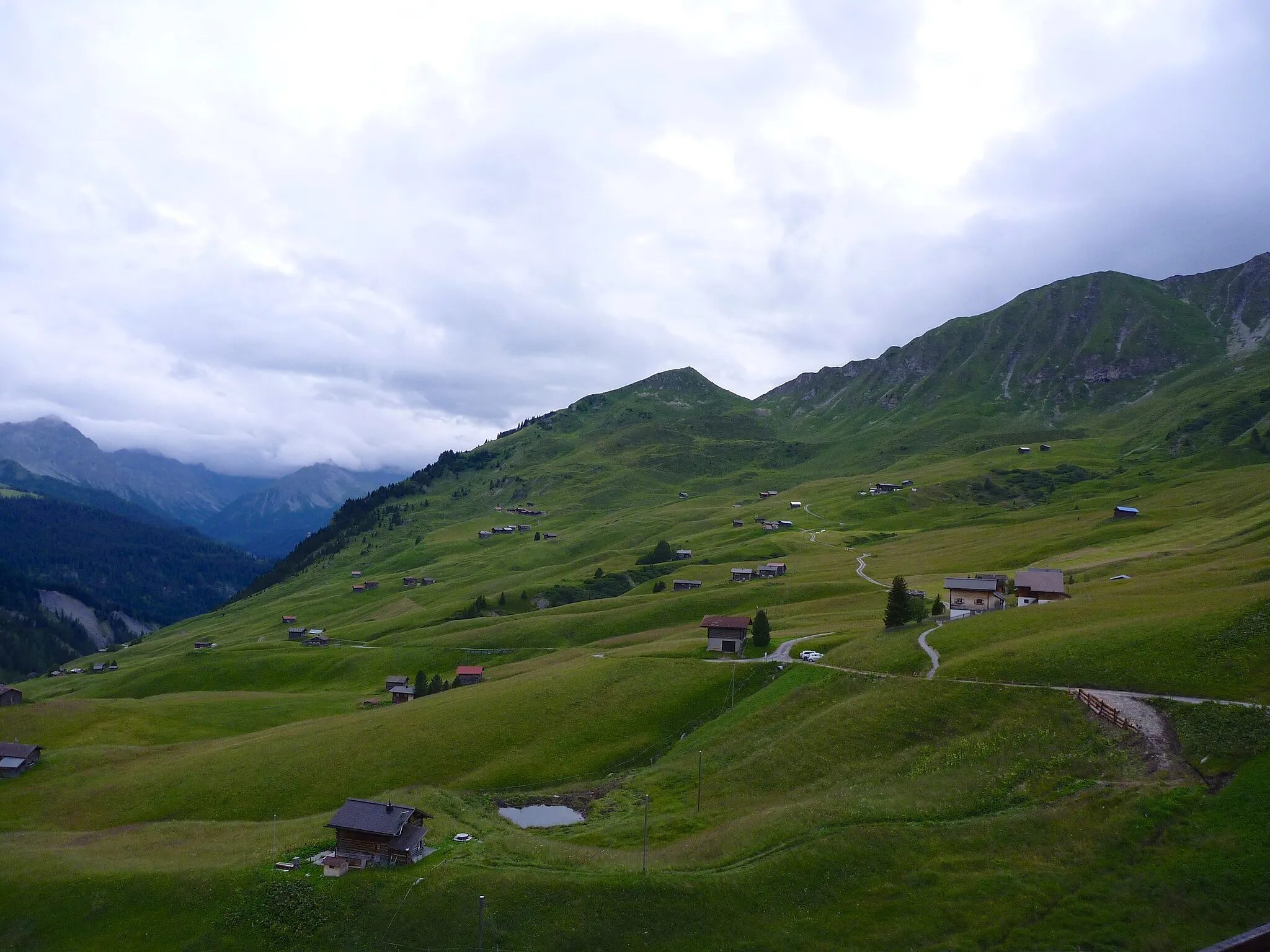 Photo showing: View from Strassberg into lower-Fondei Valley, Langwies/Arosa, Switzerland