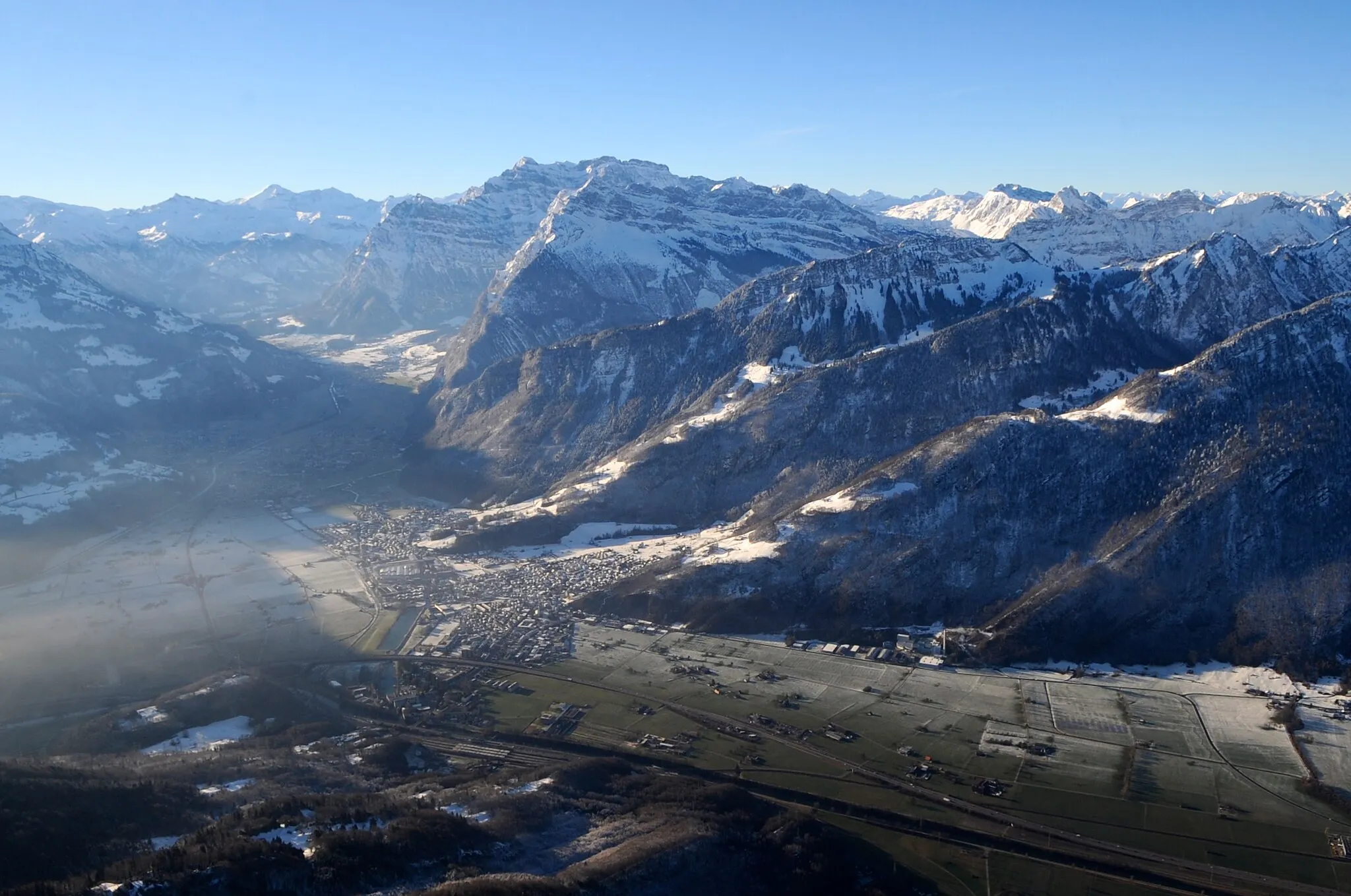 Photo showing: Niederurnen/Glarus Nord, as seen from the helicopter carrying U.S. Secretary of State John Kerry as he flew between Davos, Switzerland, and Zurich on Jan. 25, 2014.[State Dept. Photo/Public Domain]