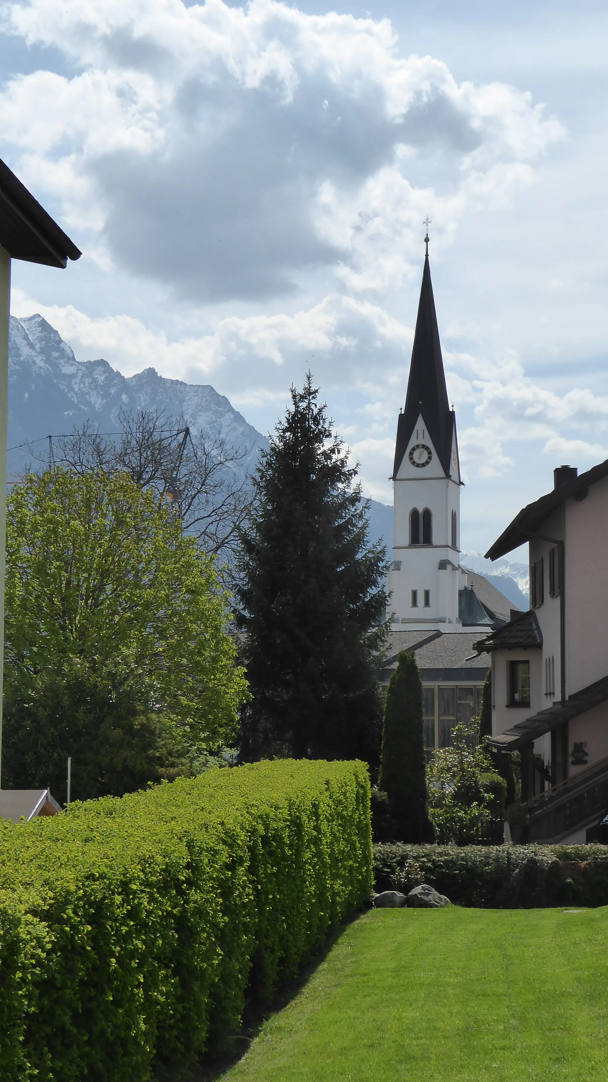 Photo showing: Dorf Eschen FL, Blick auf die Kirche