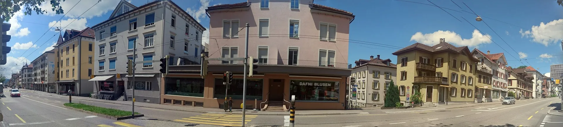 Photo showing: Panorama der nördlichen Häuserzeile im Lachen-Quartier, St. Gallen