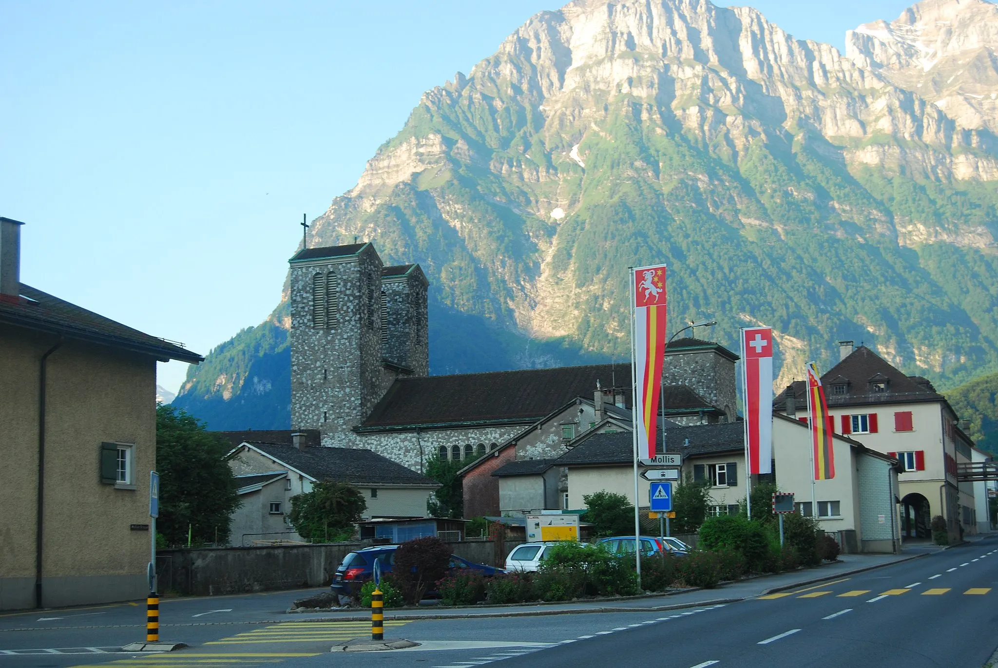 Photo showing: Catholic church of Netstal, canton of Glarus, Switzerland