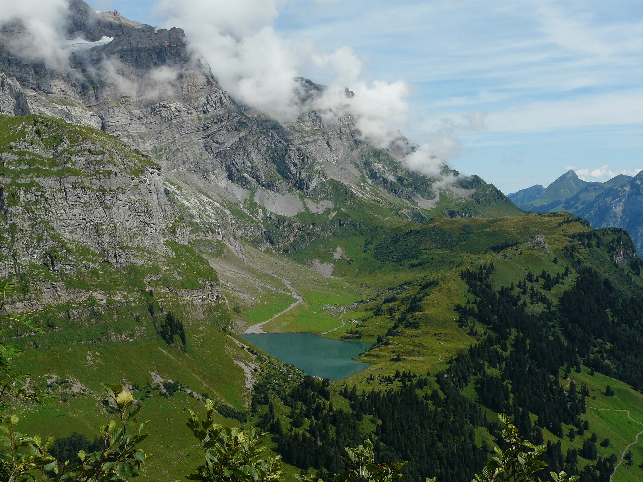 Photo showing: Oberblegisee (Blick vom Seblengrat)