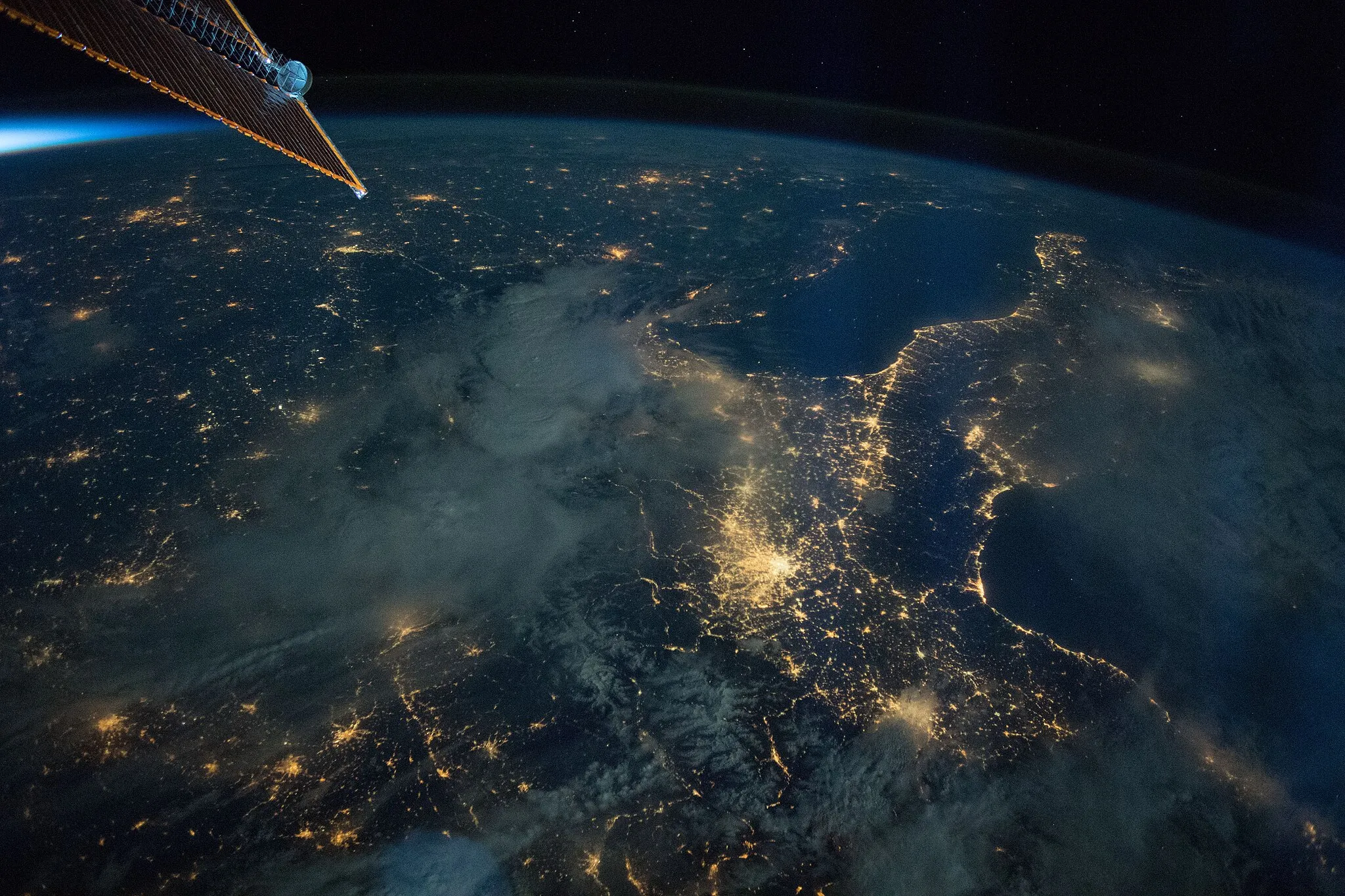 Photo showing: View of Switzerland taken during ISS Expedition 55.