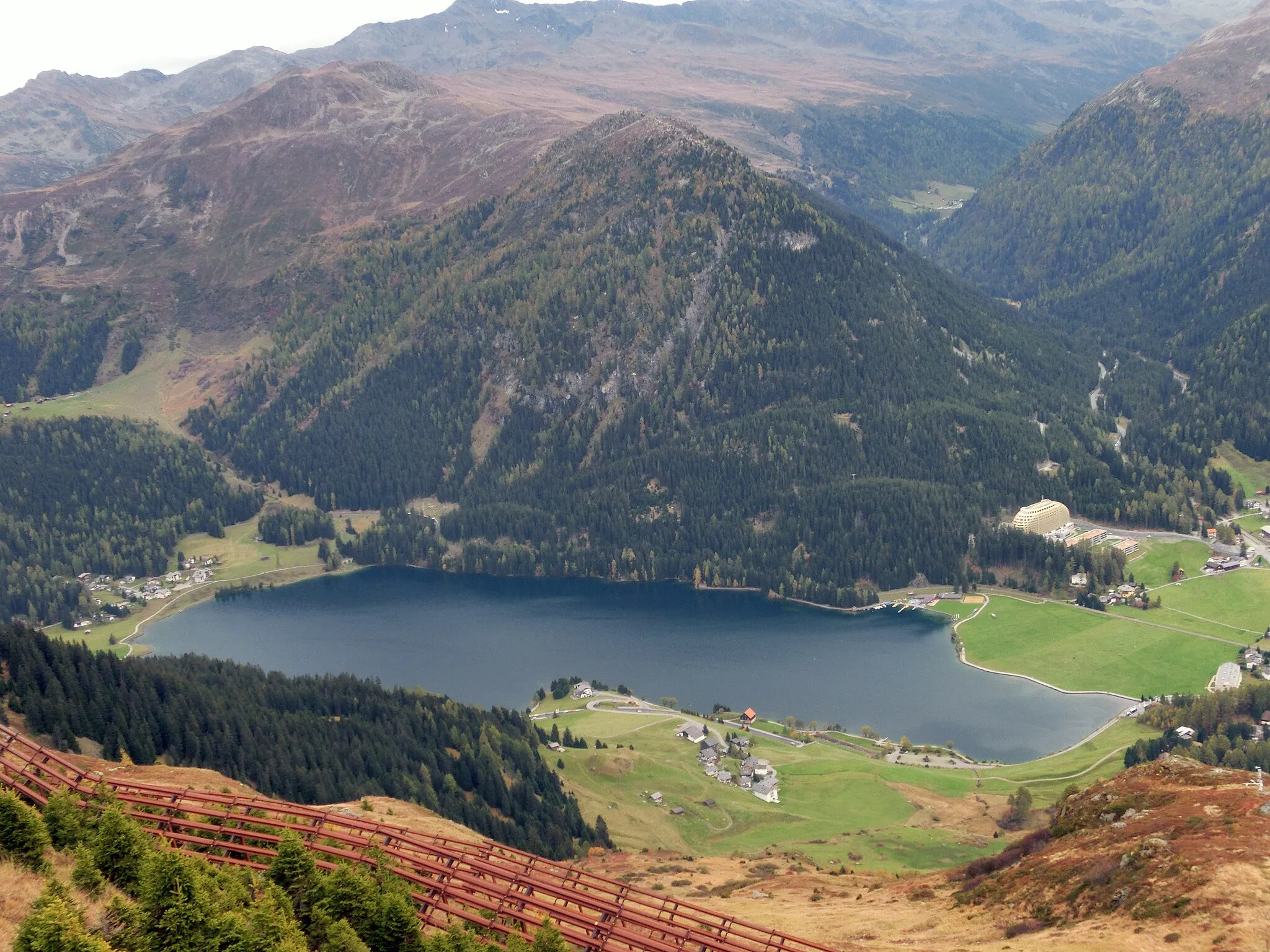 Photo showing: Lake Davos and Seehorn, picture taken from Dorfberg above Davos, Grison, Switzerland