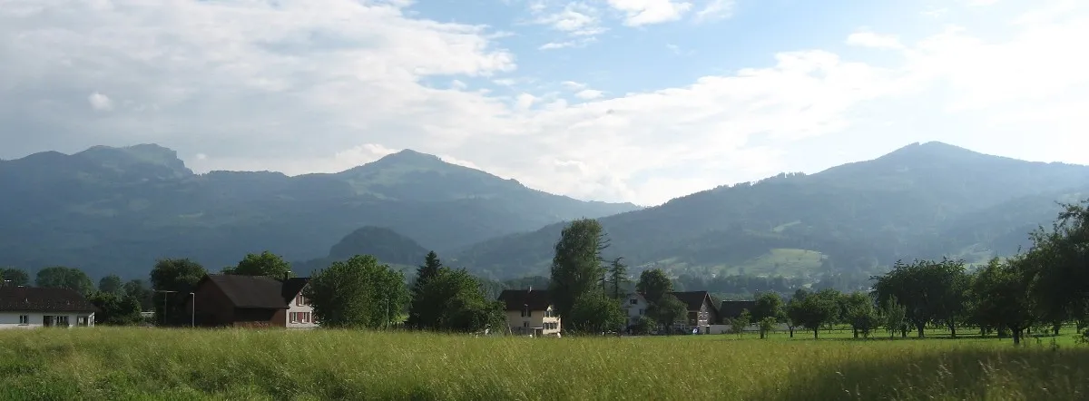 Photo showing: Fänerenspitz in der Mitte, links Kamor, rechts der Hirschberg