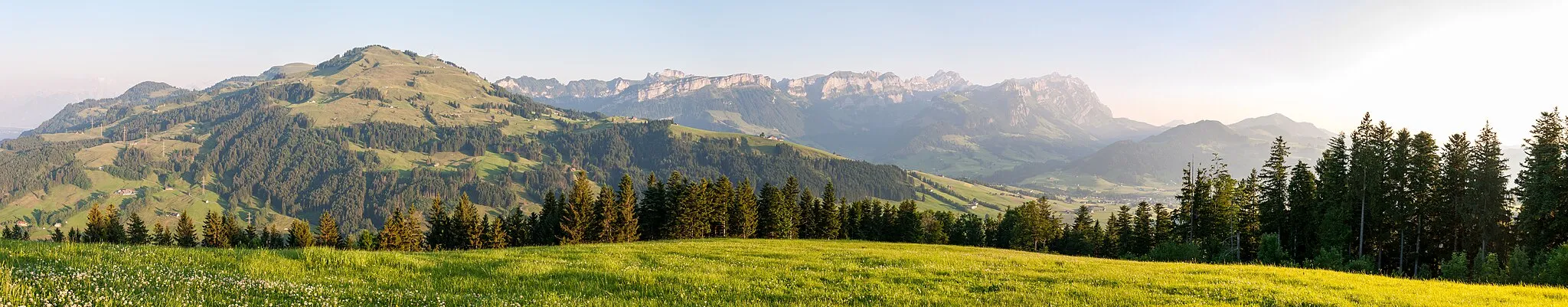 Photo showing: Panoramic view from "Hoher Hirschberg"
