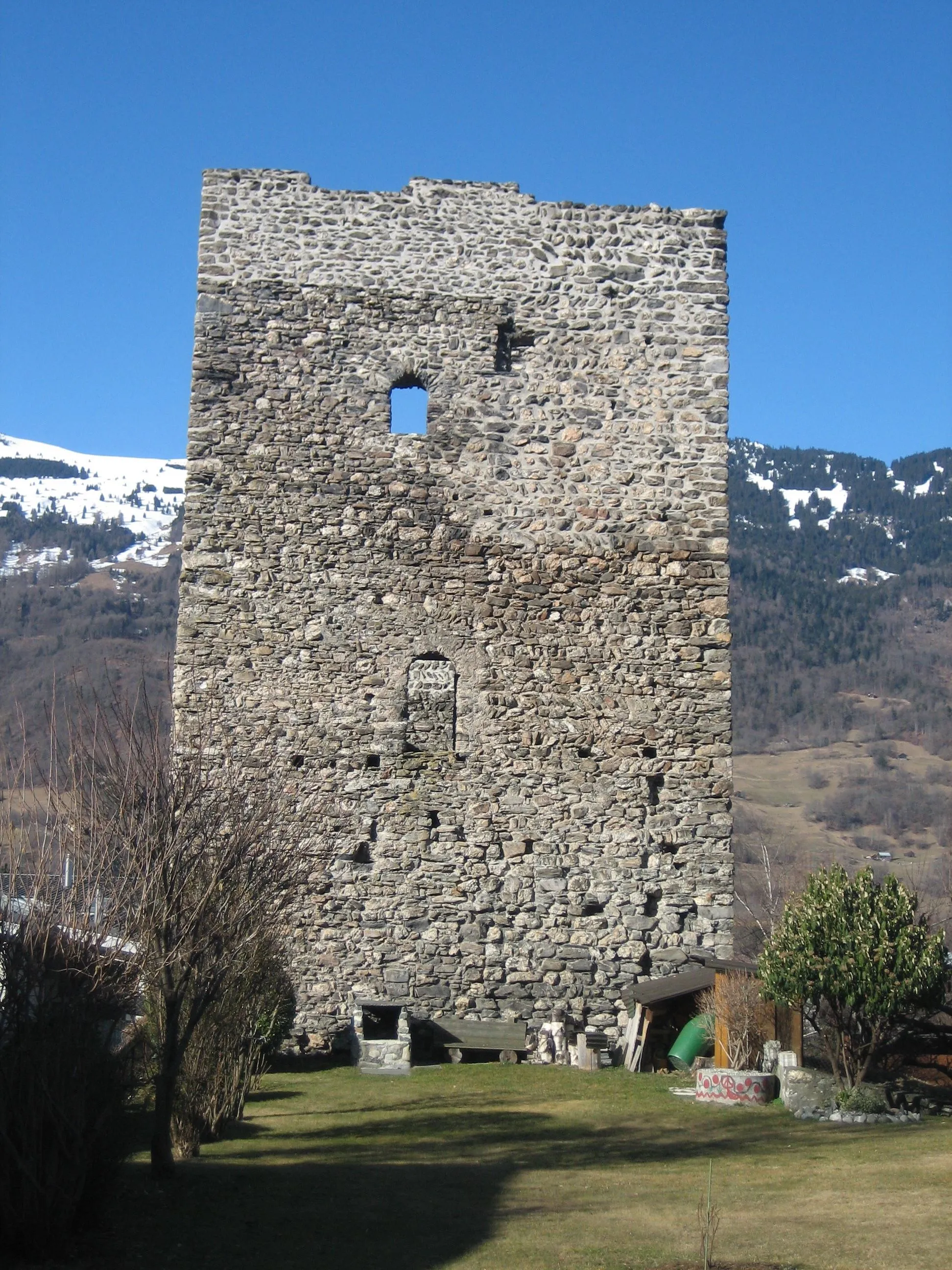 Photo showing: Ruine Friedau Südseite