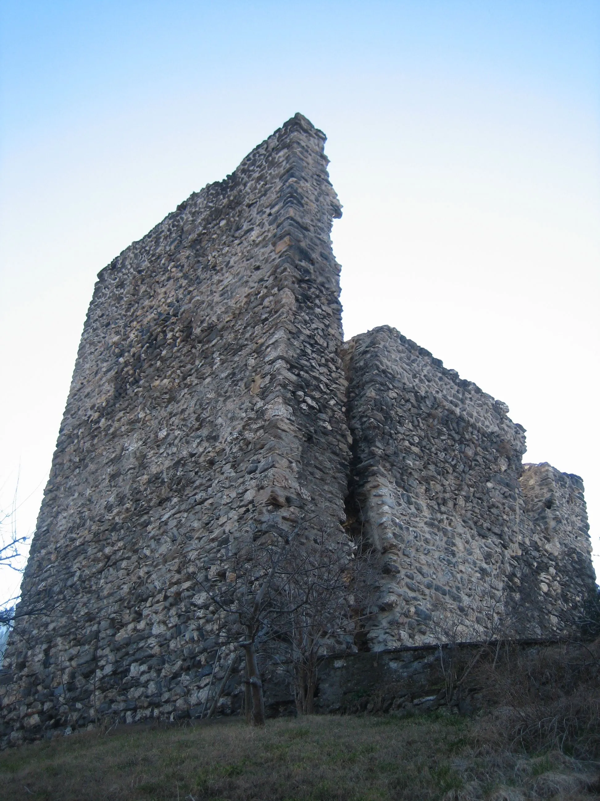 Photo showing: Ruine Friedau Nordwestseite