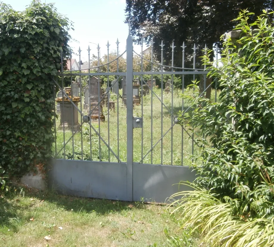 Photo showing: Jüdischer Friedhof in Worblingen, Eingangstor.