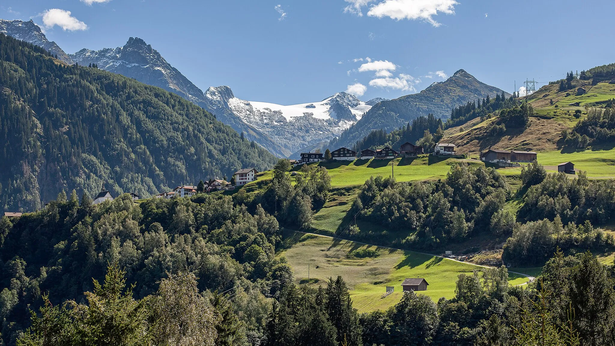 Photo showing: Mompé Medel, Val Medel, Switzerland