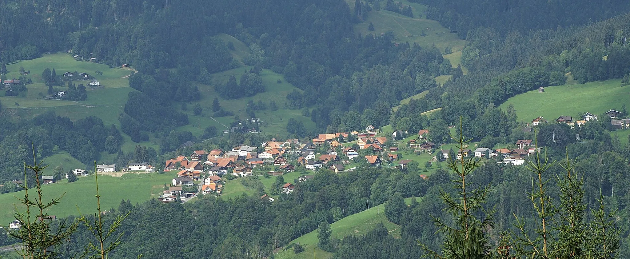 Photo showing: Blick vom Wanderweg Karren – Staufensee auf Kehlegg in Dornbirn.