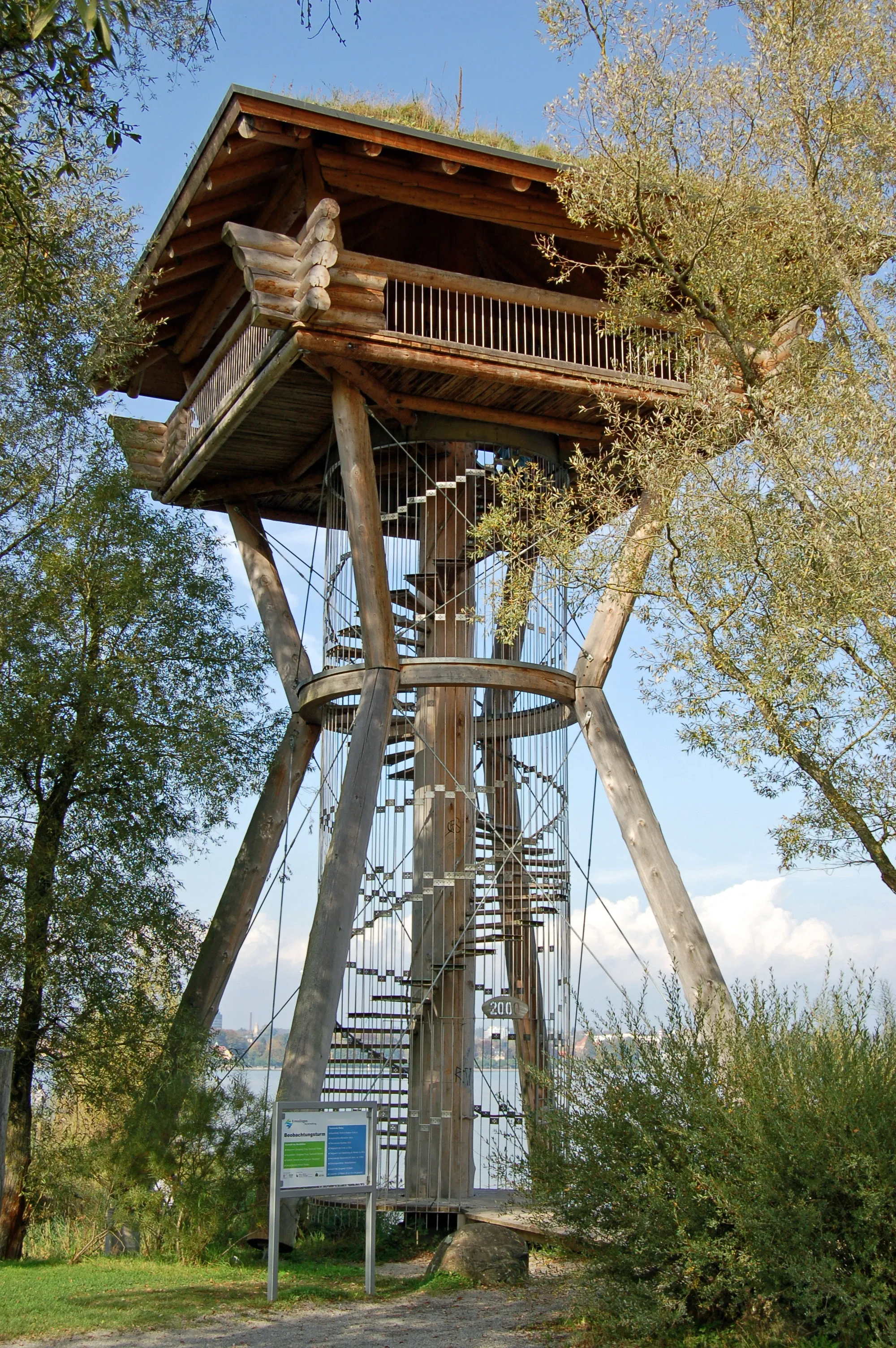 Photo showing: Dieser wuchtige Aussichtsturm steht in der Seeufer-Parkanlage in Kreuzlingen und ist ganz hip bei Kindern.