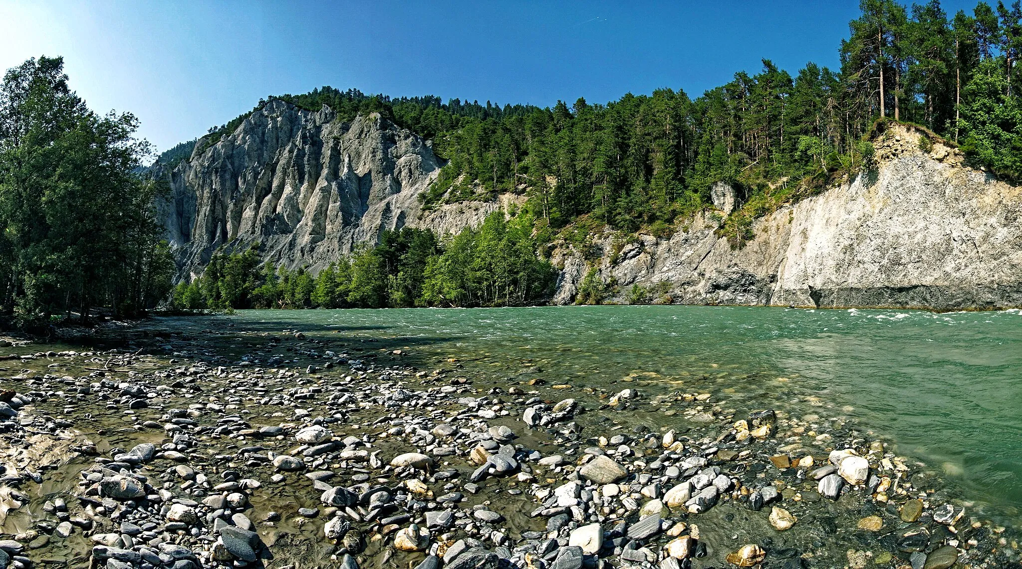 Photo showing: The Rhine Gorge in  Graubünden
