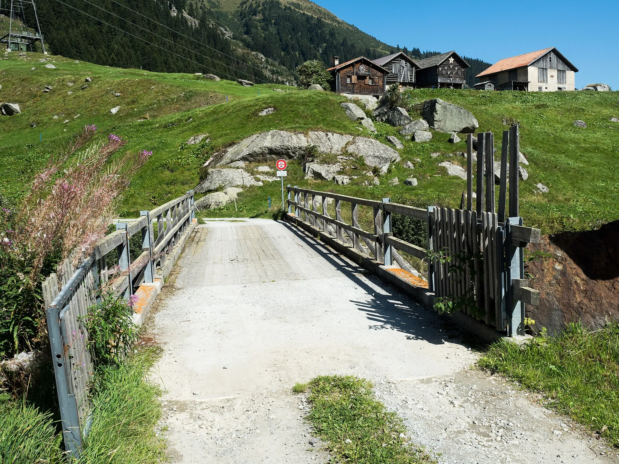 Photo showing: Sogn Gions Road Bridge over the Rein da Medel (Froda) River, Platta / Medel, Grisons, Switzerland