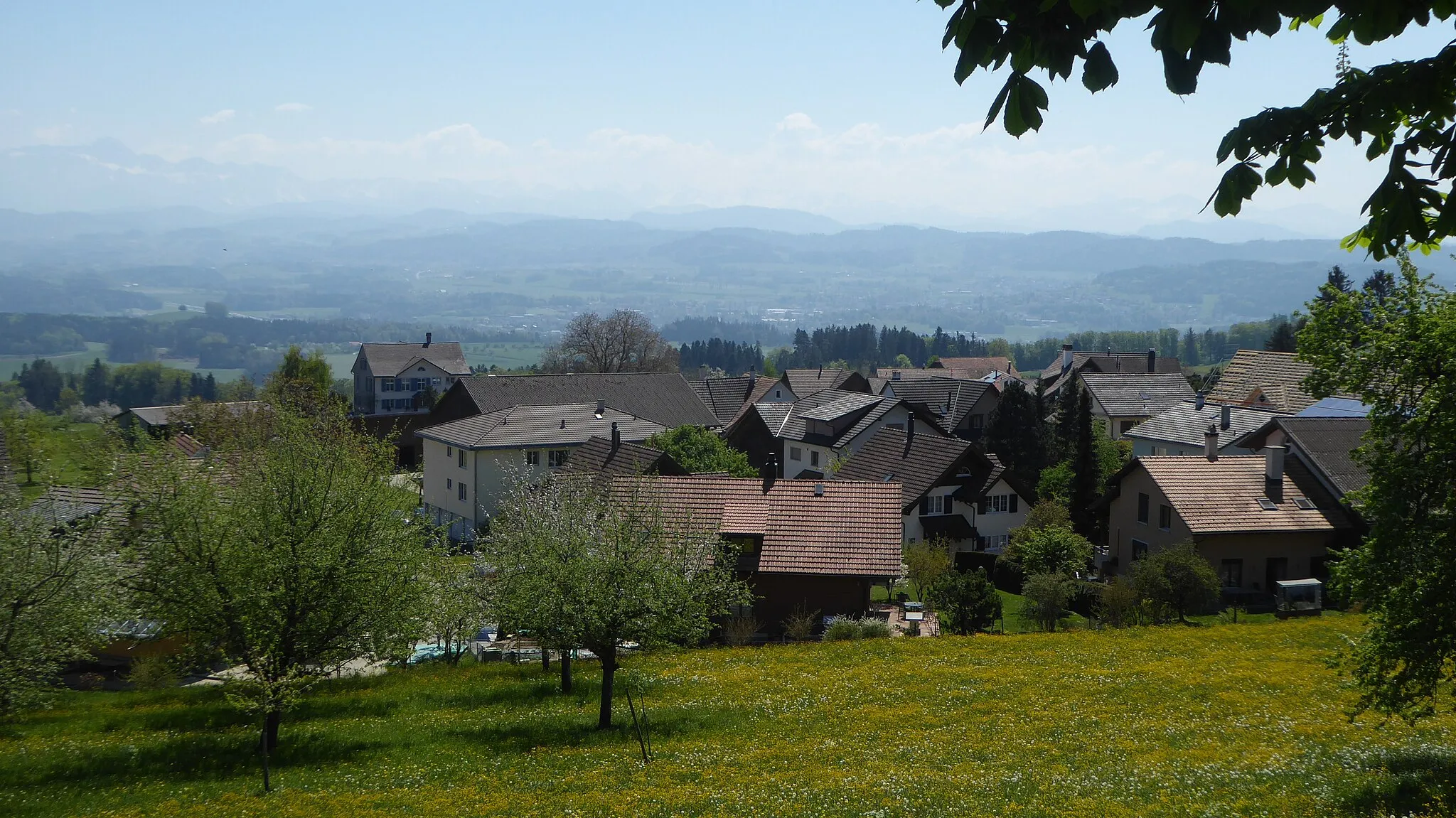Photo showing: Blick vom Nollen auf das Dorf Hosenruck