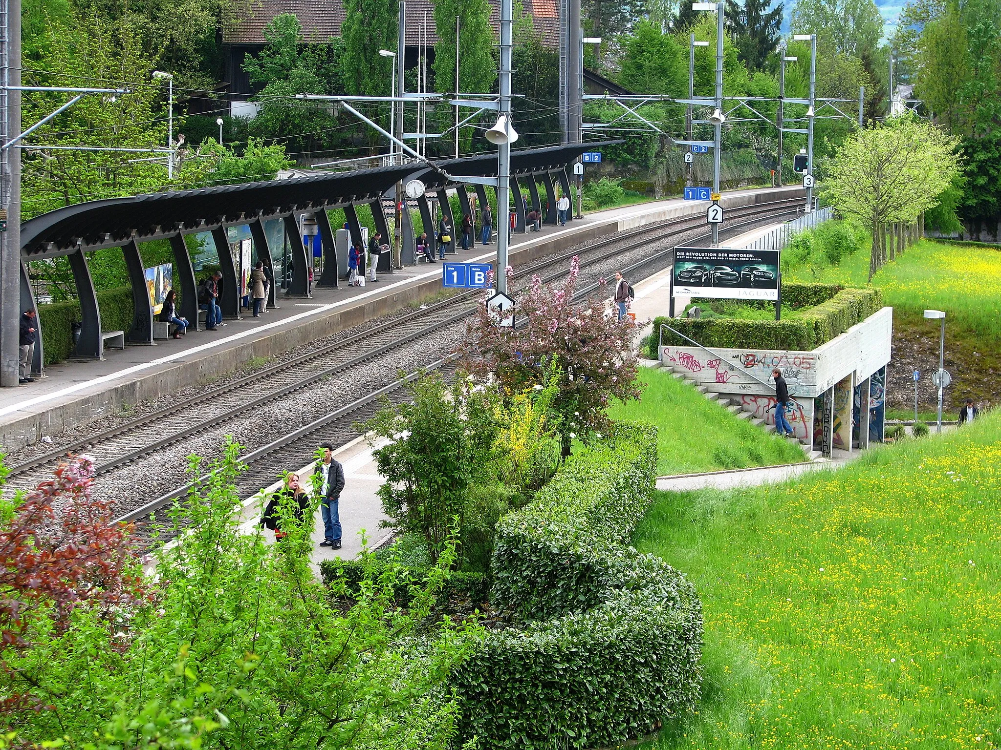 Photo showing: S-Bahn Zürich train station in Jona (SG)