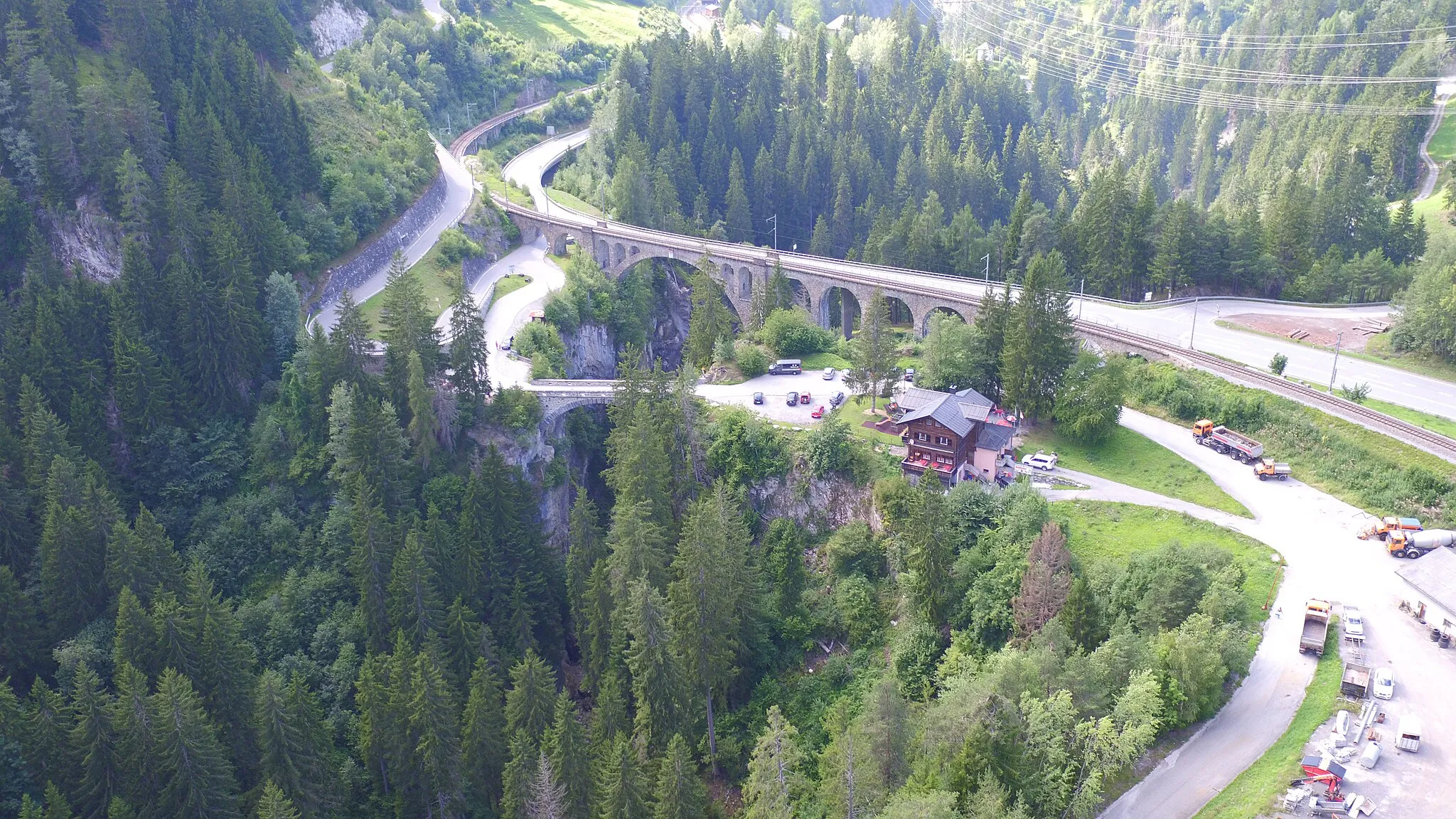 Photo showing: Aerial recording of the bridges of Solis (Solisbrücke, 842 m, Albula/Alvra, Grisons, Switzerland)