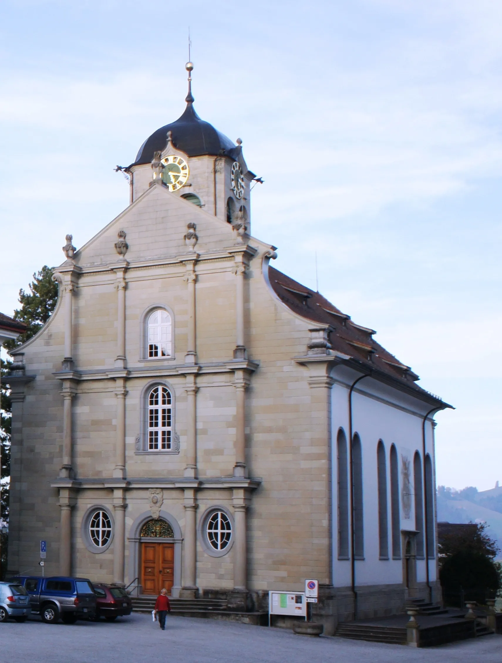 Photo showing: Blick aus Südwesten auf die reformierte Kirche auf dem Landsgemeindeplatz in Trogen.