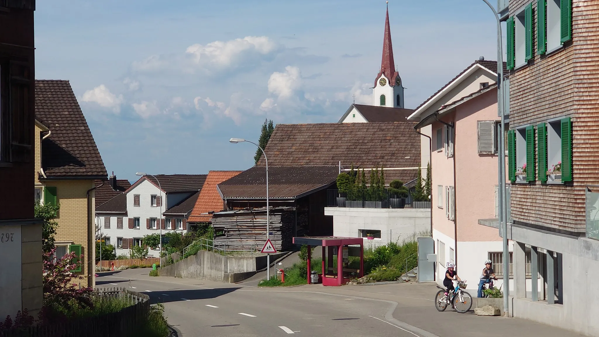 Photo showing: Der Ortsteil Vorderhof in Untereggen an der Hauptstrasse nach Goldach