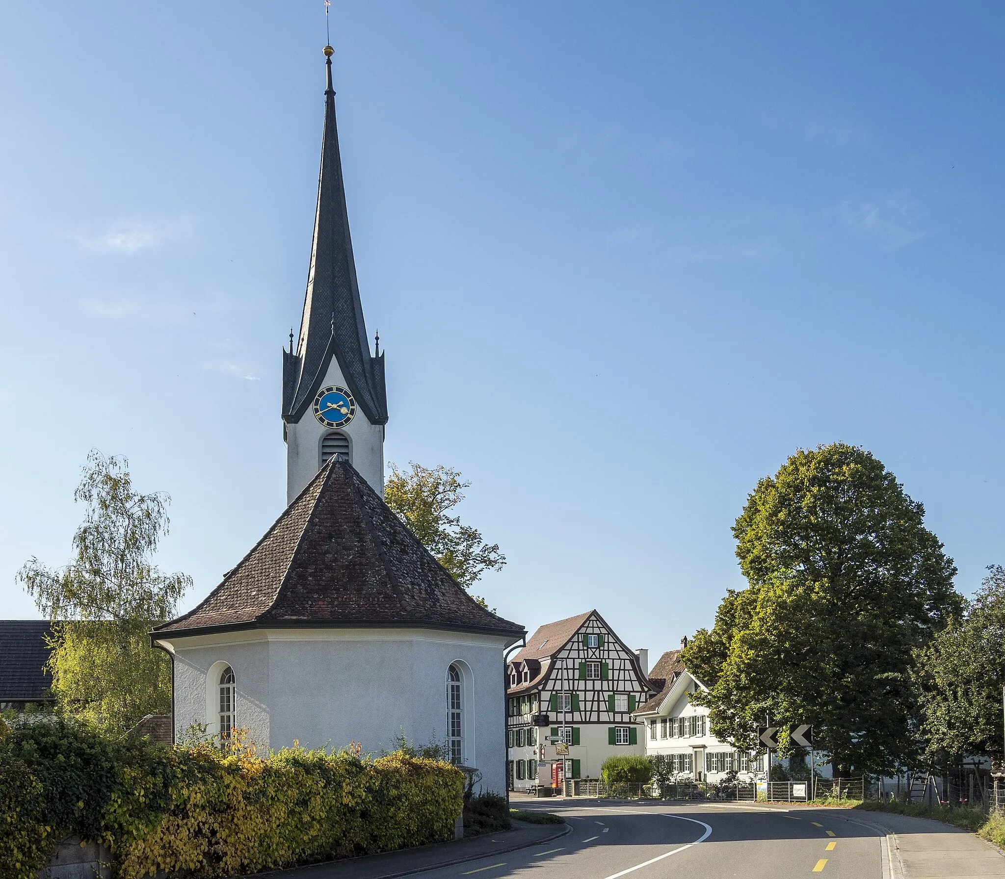 Photo showing: Erlen TG: Hauptstrasse mit Ev.-Ref. Kirche, erbaut 1764.