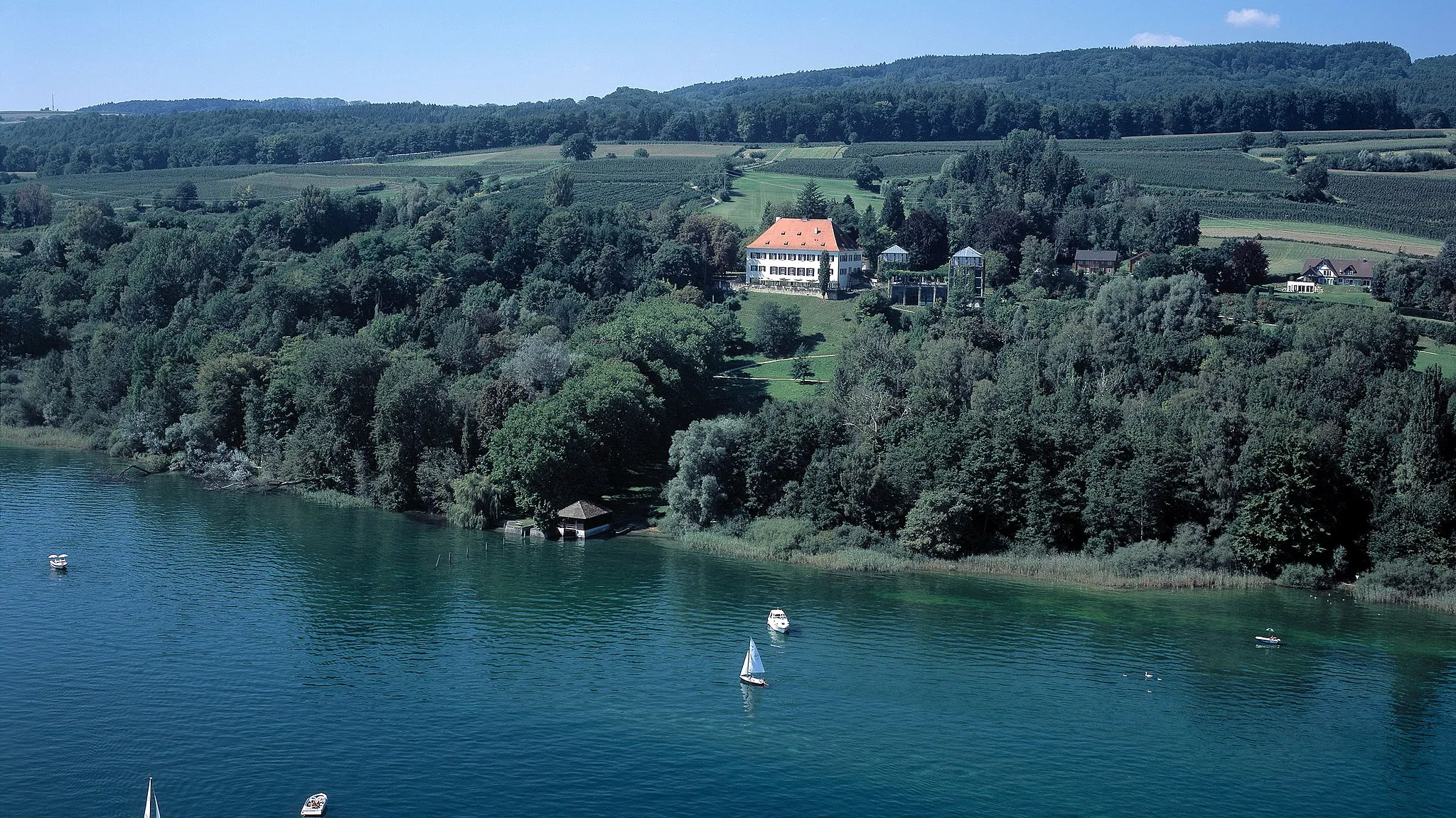 Photo showing: Schloss Panorama Blick von dem See