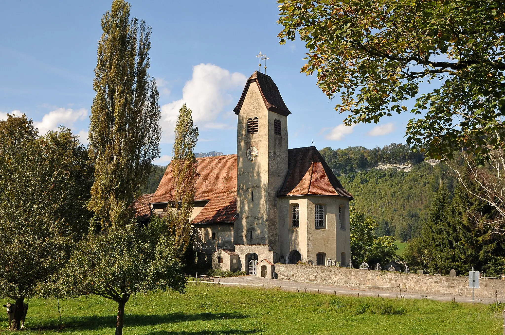 Photo showing: Alte Pfarrkirche hl. Michael und Friedhof in Tisis, Feldkirch.