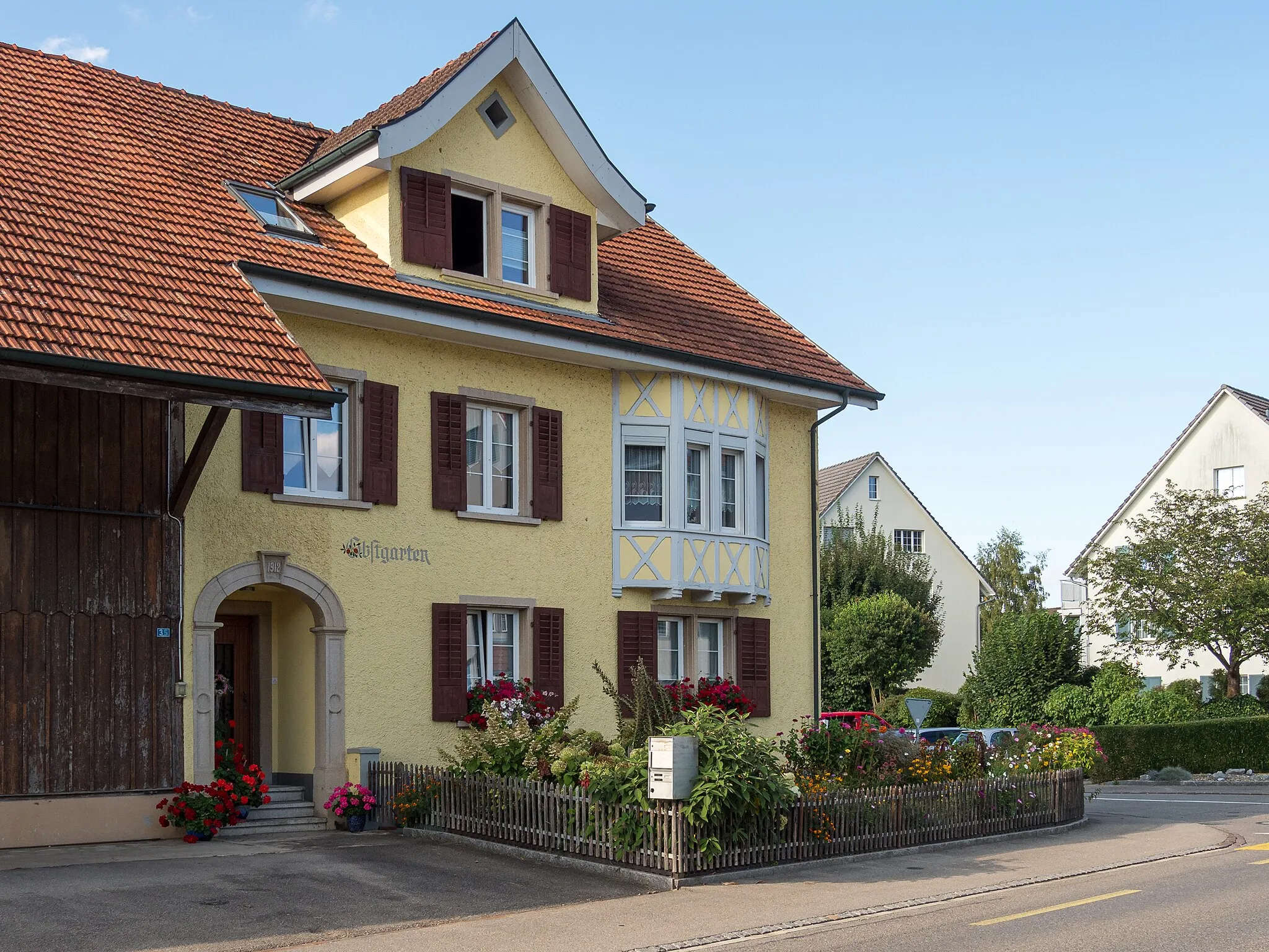 Photo showing: Felben TG: Ehem. Bauernhaus "Obstgarten", Hauptstrasse 35