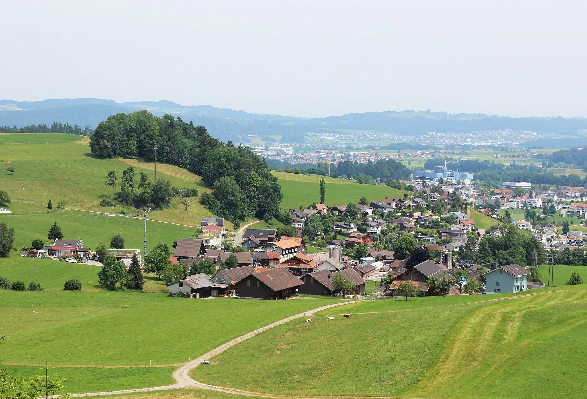 Photo showing: Nuetenwil bei Bazenheid, Schweiz aus Richtung Südwesten