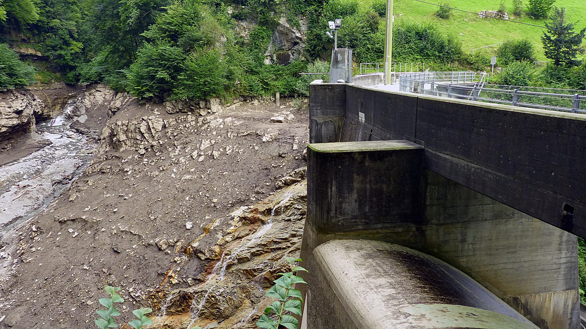 Photo showing: hydroelectric dam of the powerplant Muslen near Amden, Canton St. Gallen, Switzerland