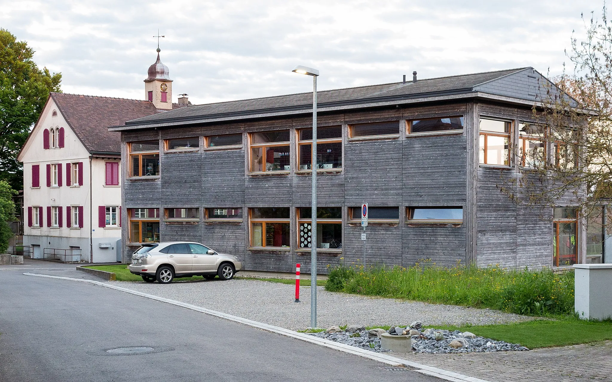 Photo showing: Altes und neues Schulhaus in Neuwilen TG (Teilansichten)