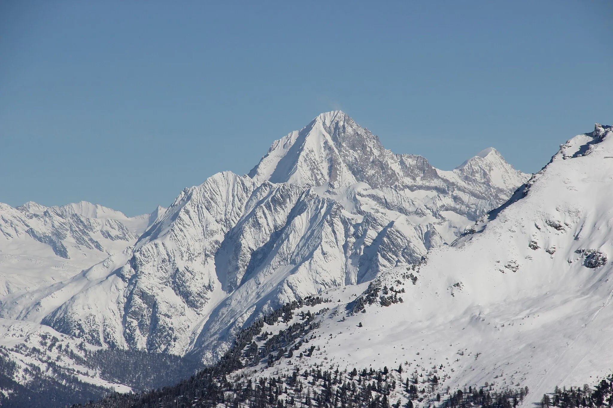 Photo showing: Bietschhorn and Nesthorn