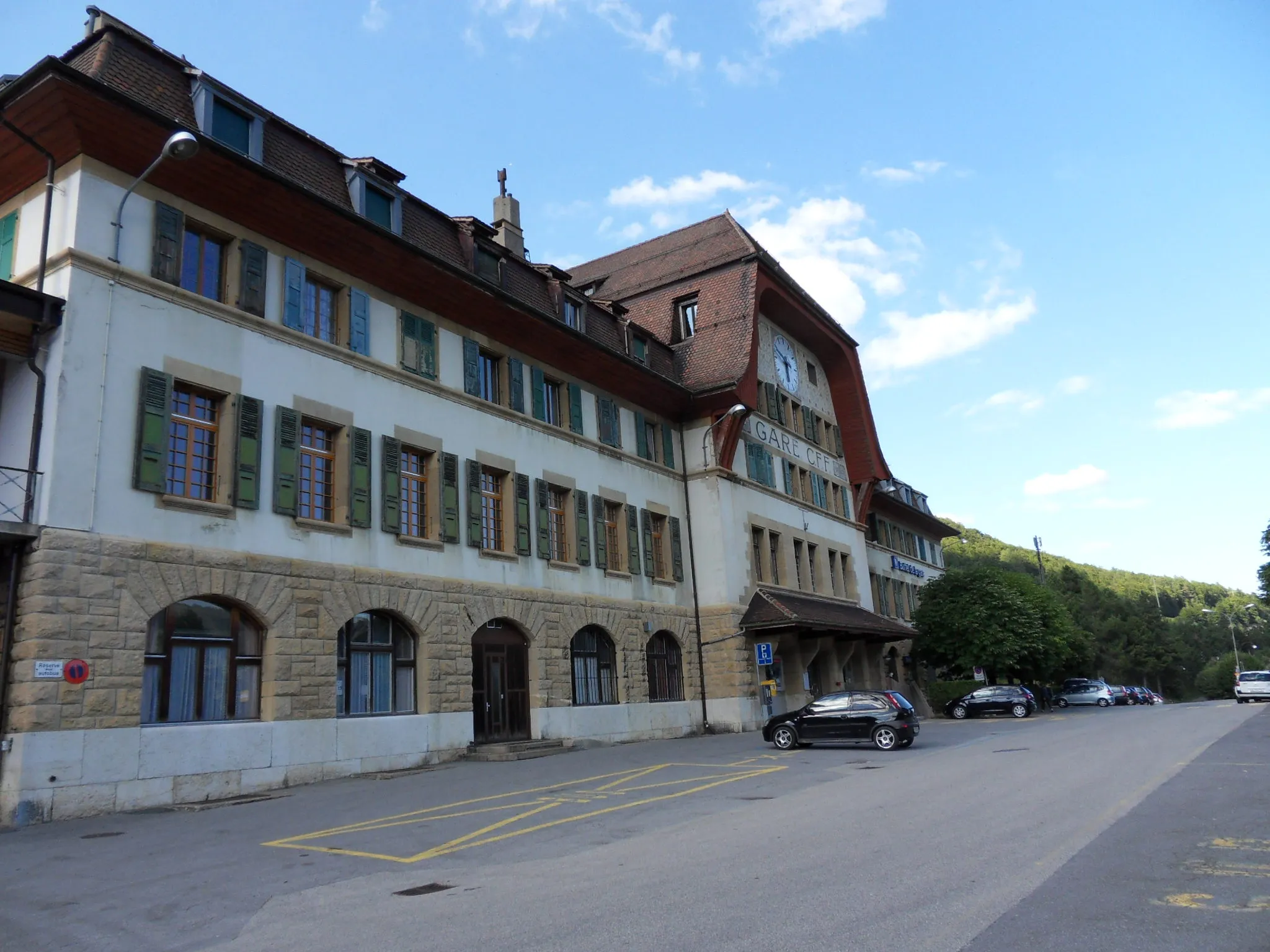 Photo showing: Gare de Vallorbe (Suisse). Ligne de Dole à Vallorbe. Ligne Dijon-Ville - Vallorbe (frontière) :  Le bâtiment voyageurs