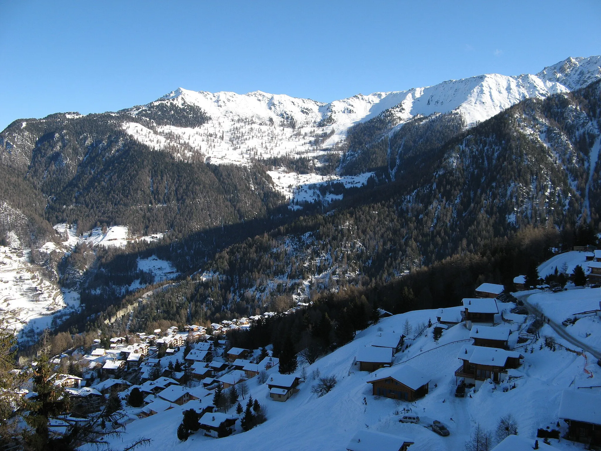 Photo showing: Sledging at La Tzoumaz resort, in Riddes, Valais, Switzerland.