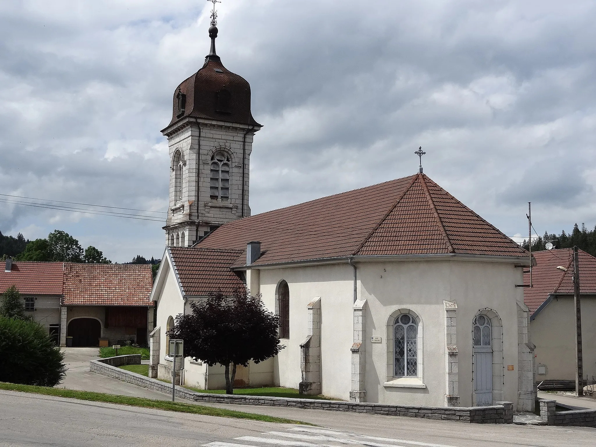 Photo showing: Vaux-et-Chantegrue (Doubs) - église