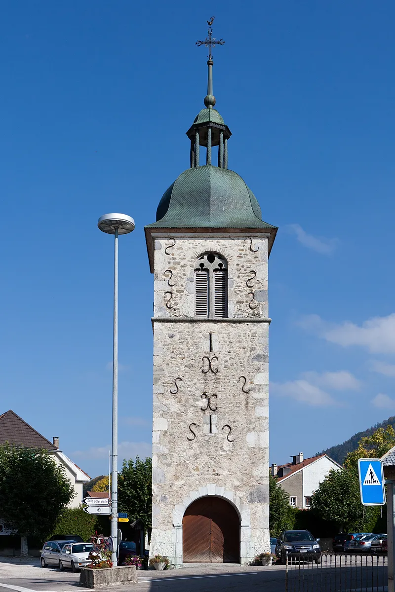 Photo showing: Der Turm der alten Kirche (ancienne église)