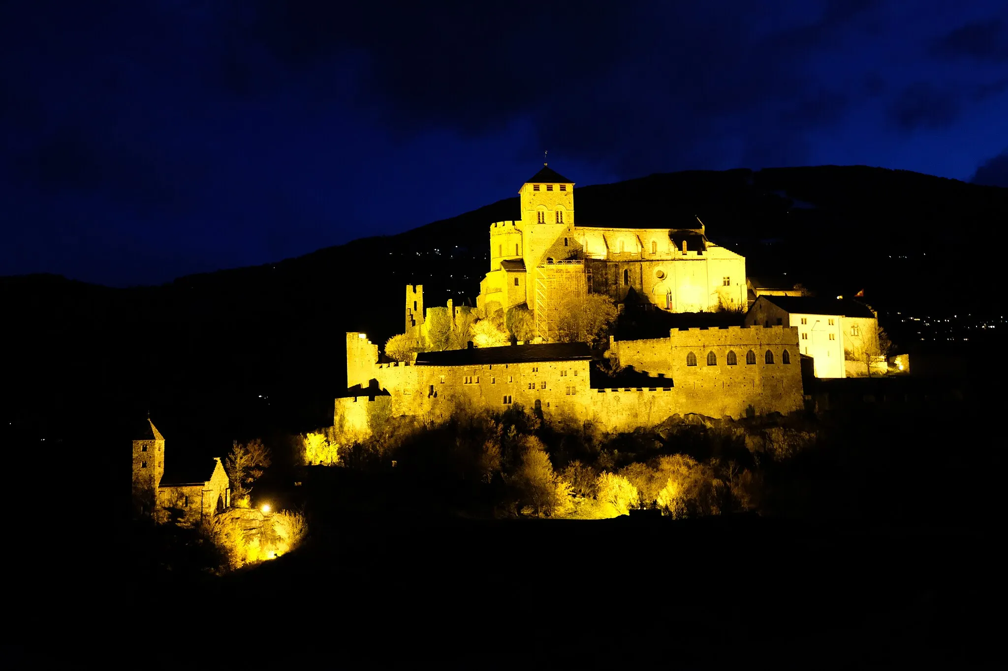 Photo showing: Sion By Night