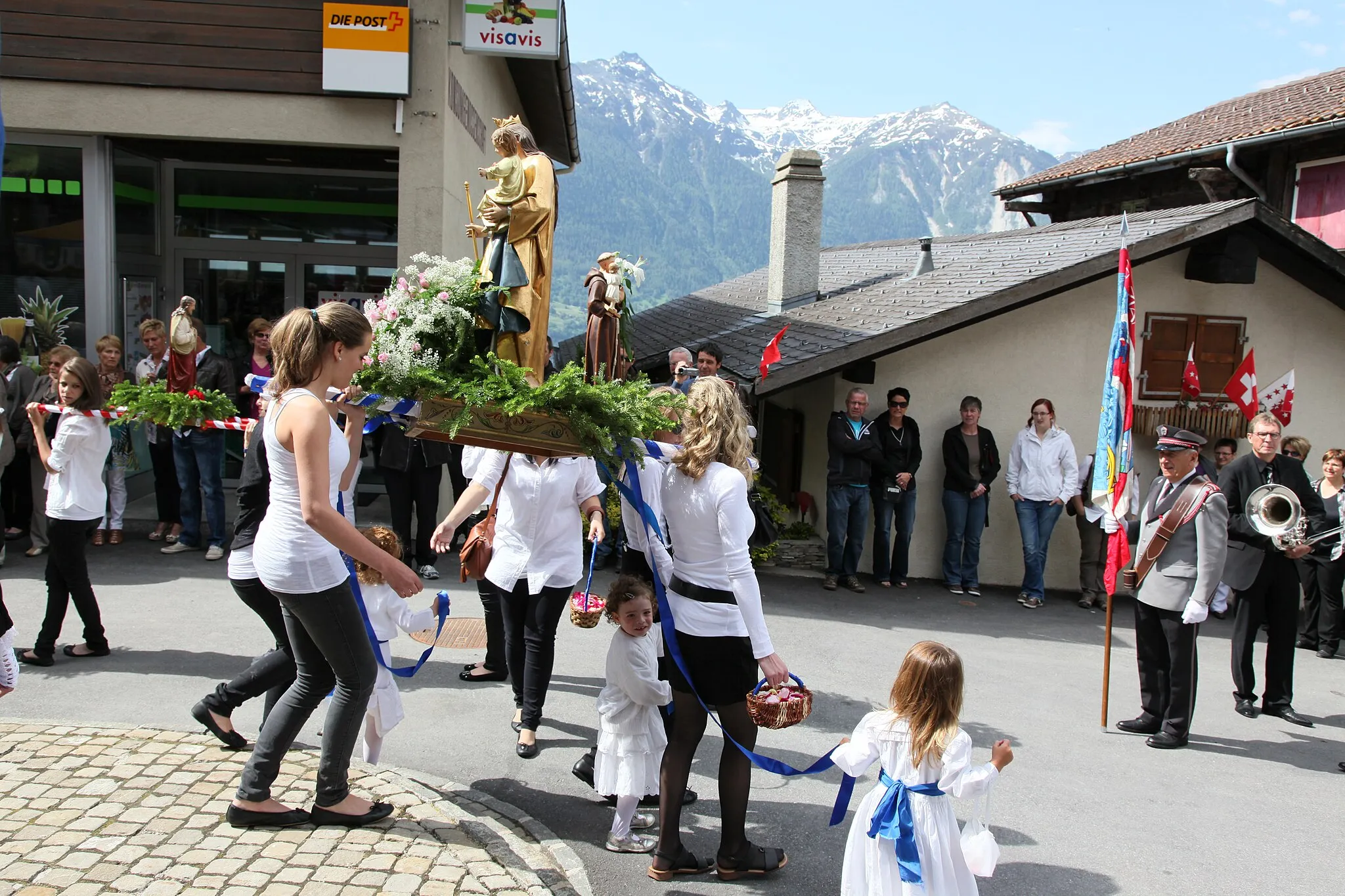 Photo showing: Feast of Corpus Christi at Erschmatt, municipality Leuk in the canton of Valais in Switzerland.