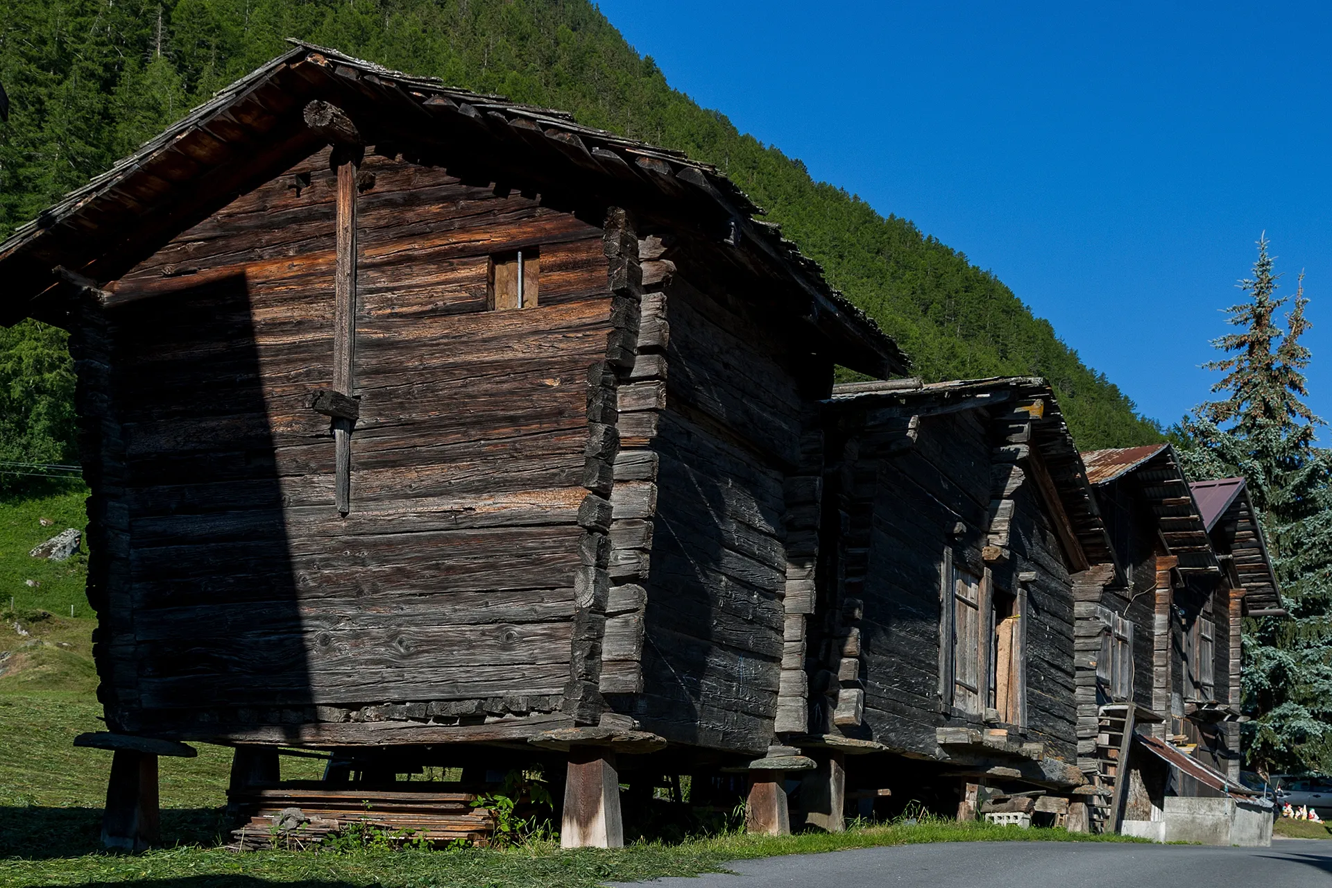 Photo showing: Walliser Stadel in Oberems (VS)