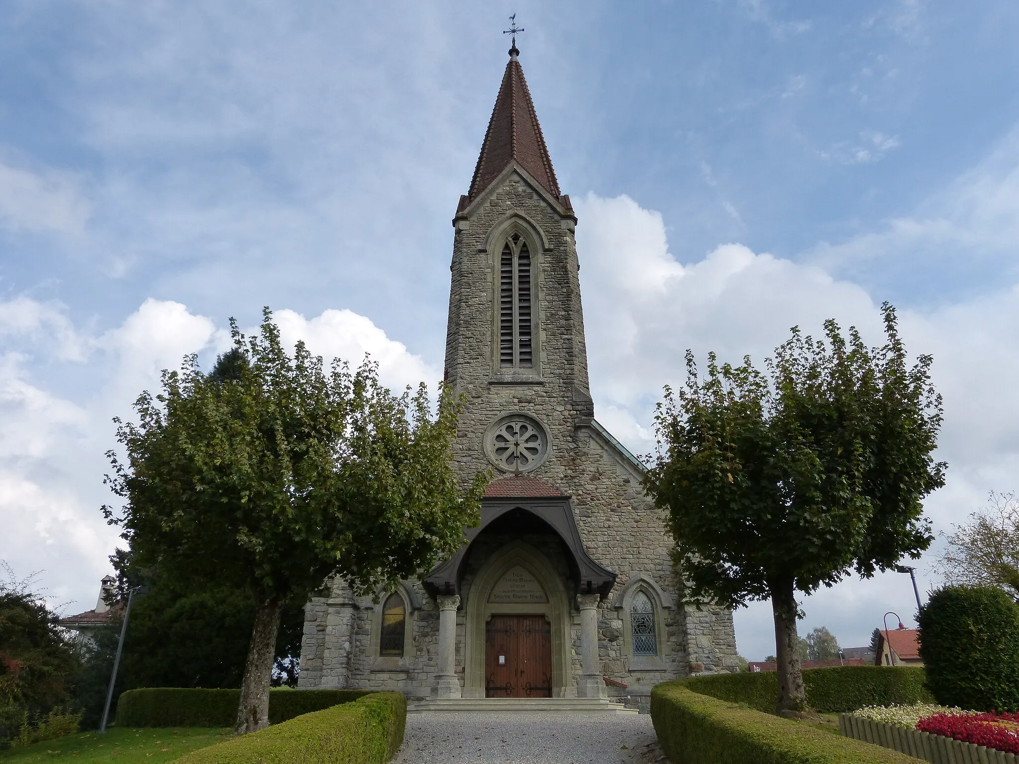 Photo showing: Front view of the church saint Mary-Magdalene of Poliez-Pittet.