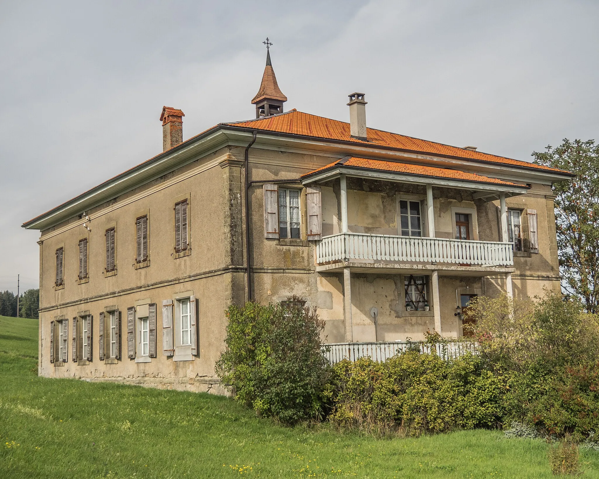 Photo showing: Historic Parsonage-Orphanage, Auboranges, Canton of Fribourg, Switzerland