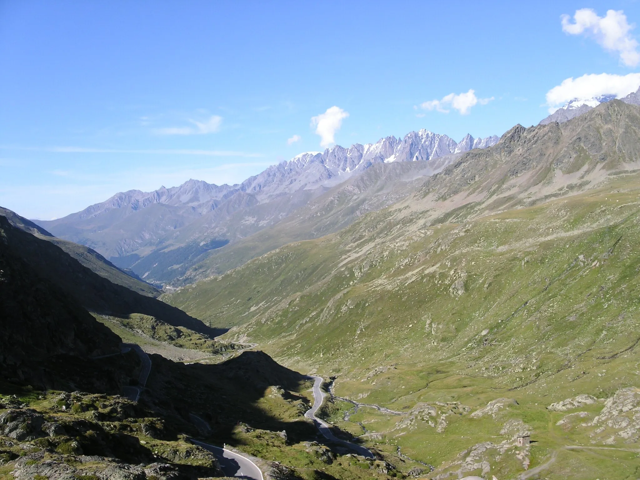 Photo showing: Aussicht vom Gr. St. Bernhard auf die Walliser Alpen